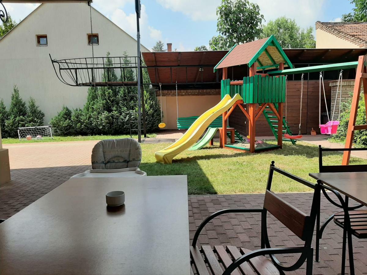 Gyulai Mesehaz Apartman Exteriör bild